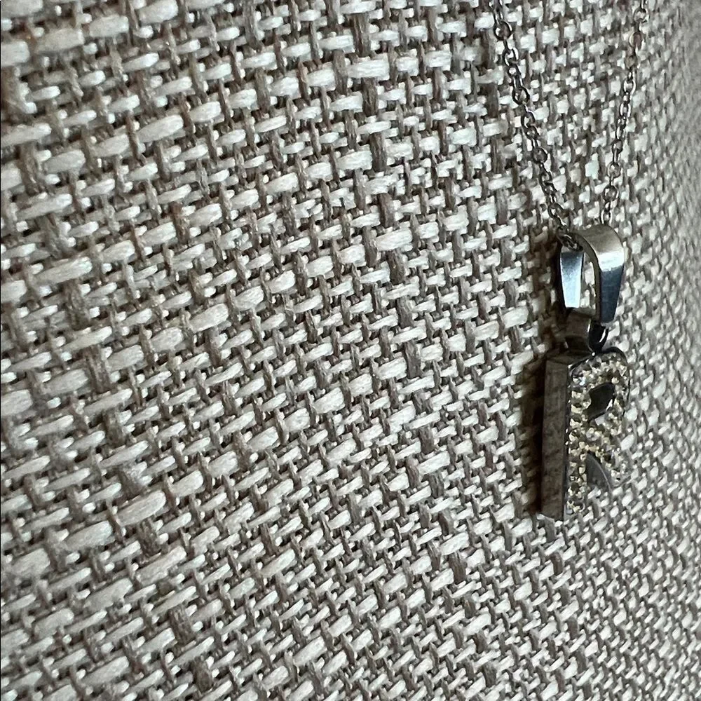NWT Stainless Steel Elegant Silver Tone  Dainty Necklace initial  R Pendant